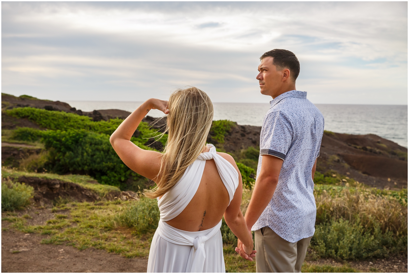 Views for days during this couple's Oahu, Hawaii elopement.