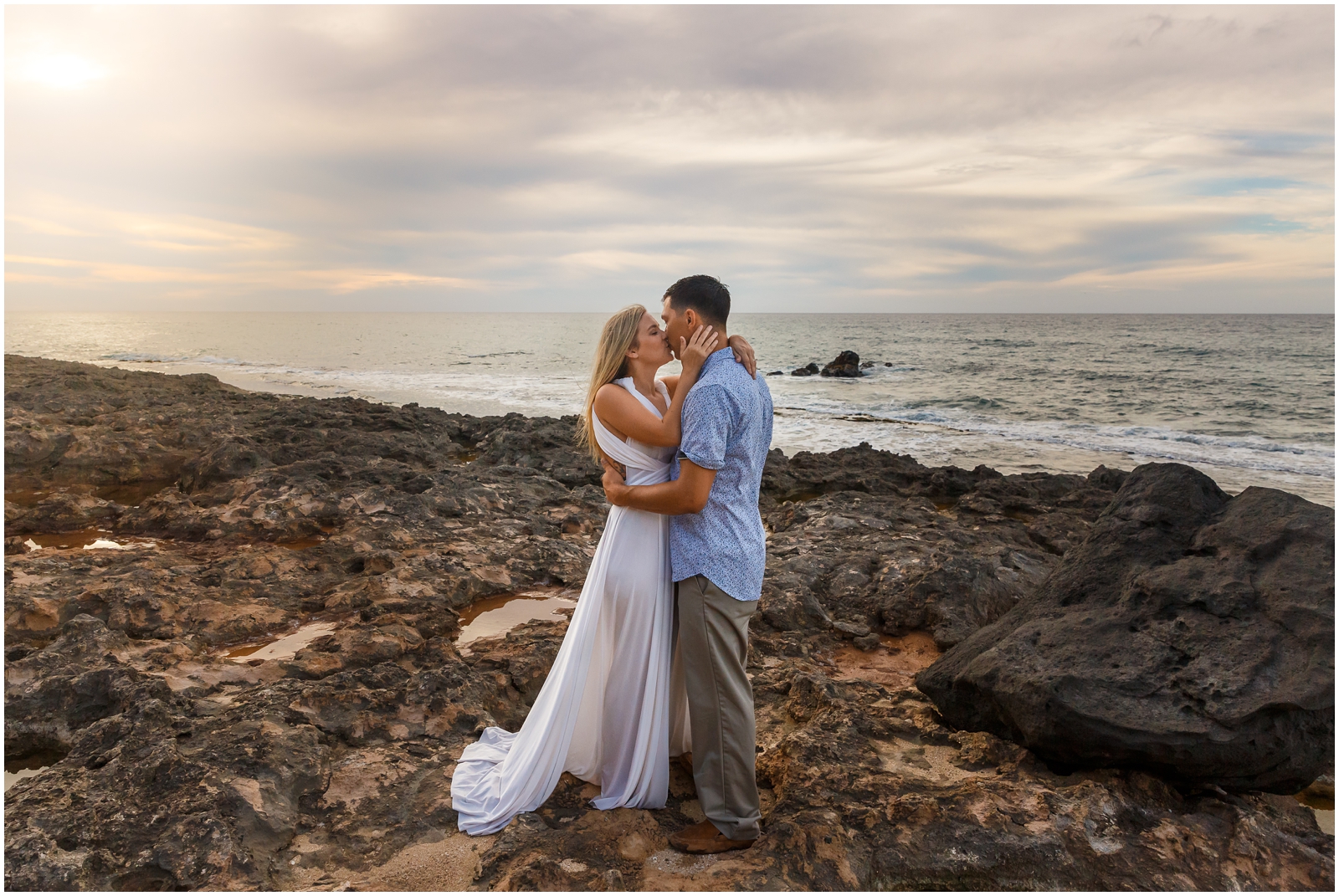 Sunset kisses during this couple's Hawaiian elopement. Eight Reasons Why You Should Get Married Outdoors!