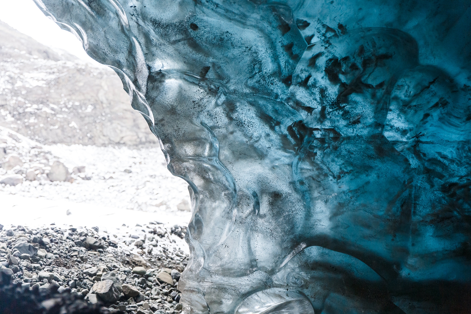 A couple chose this Iceland ice cave for their winter elopement.
