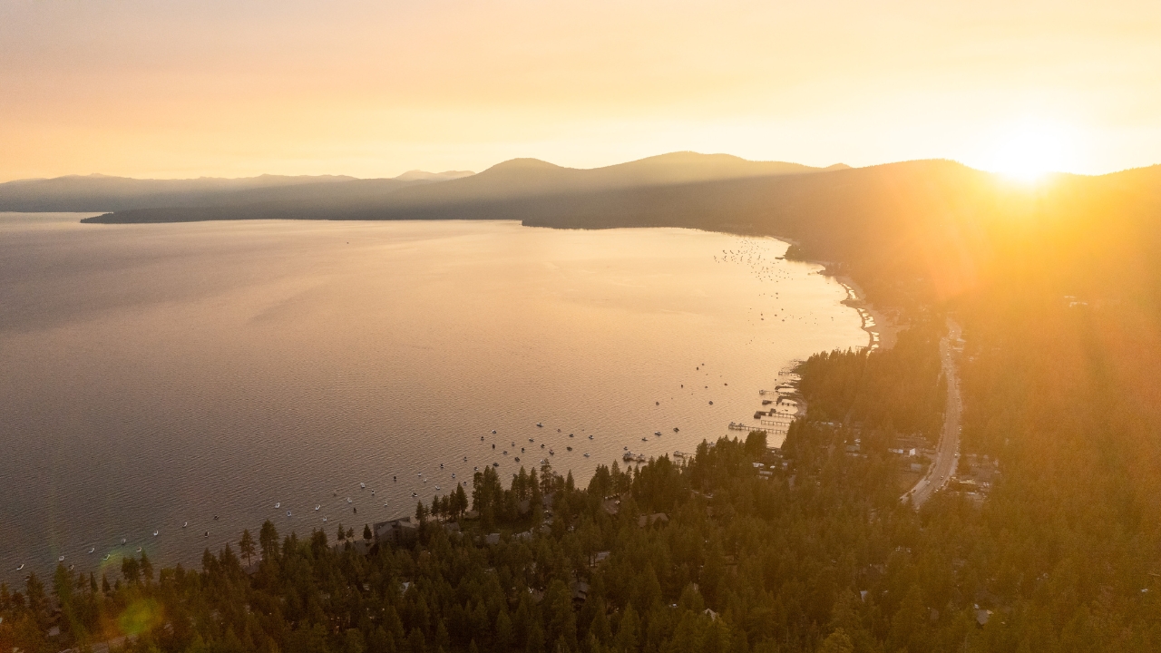 photo of Lake Tahoe at sunset