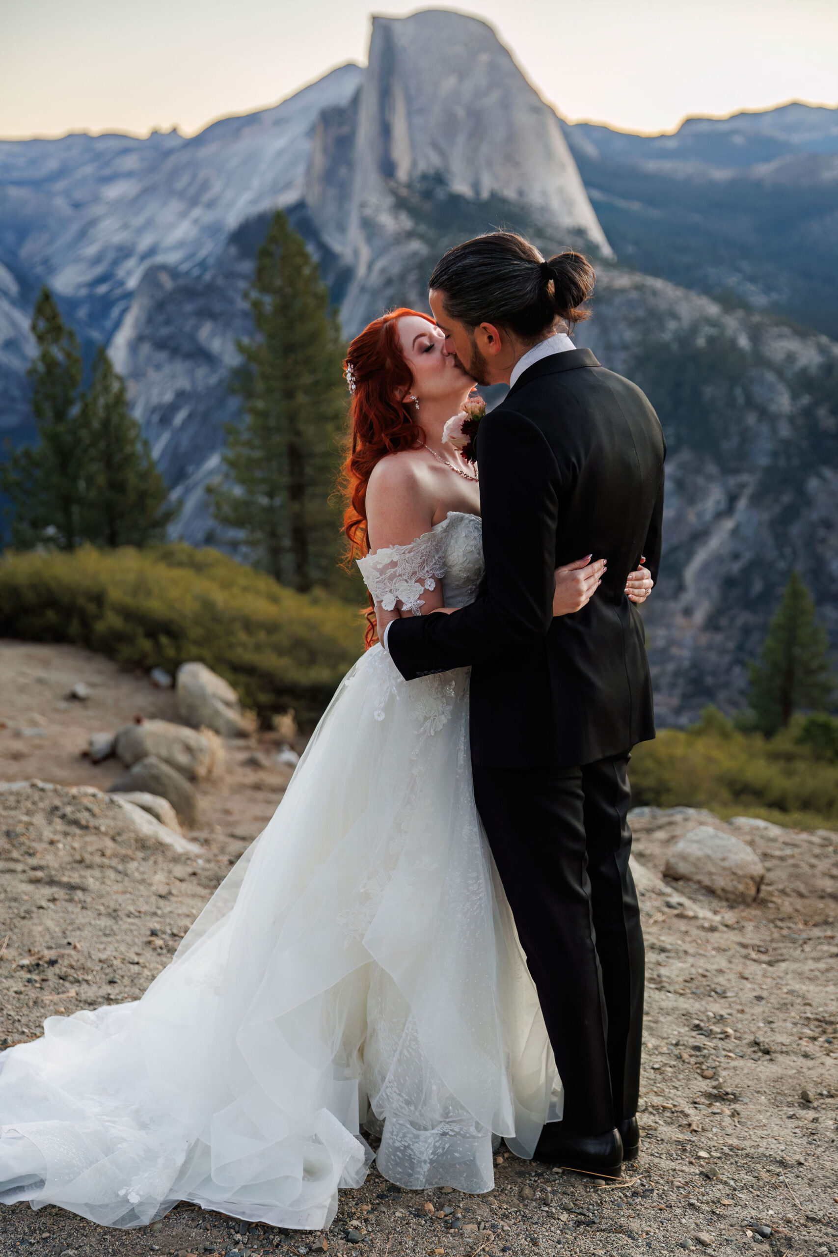 bride and groom kissing 