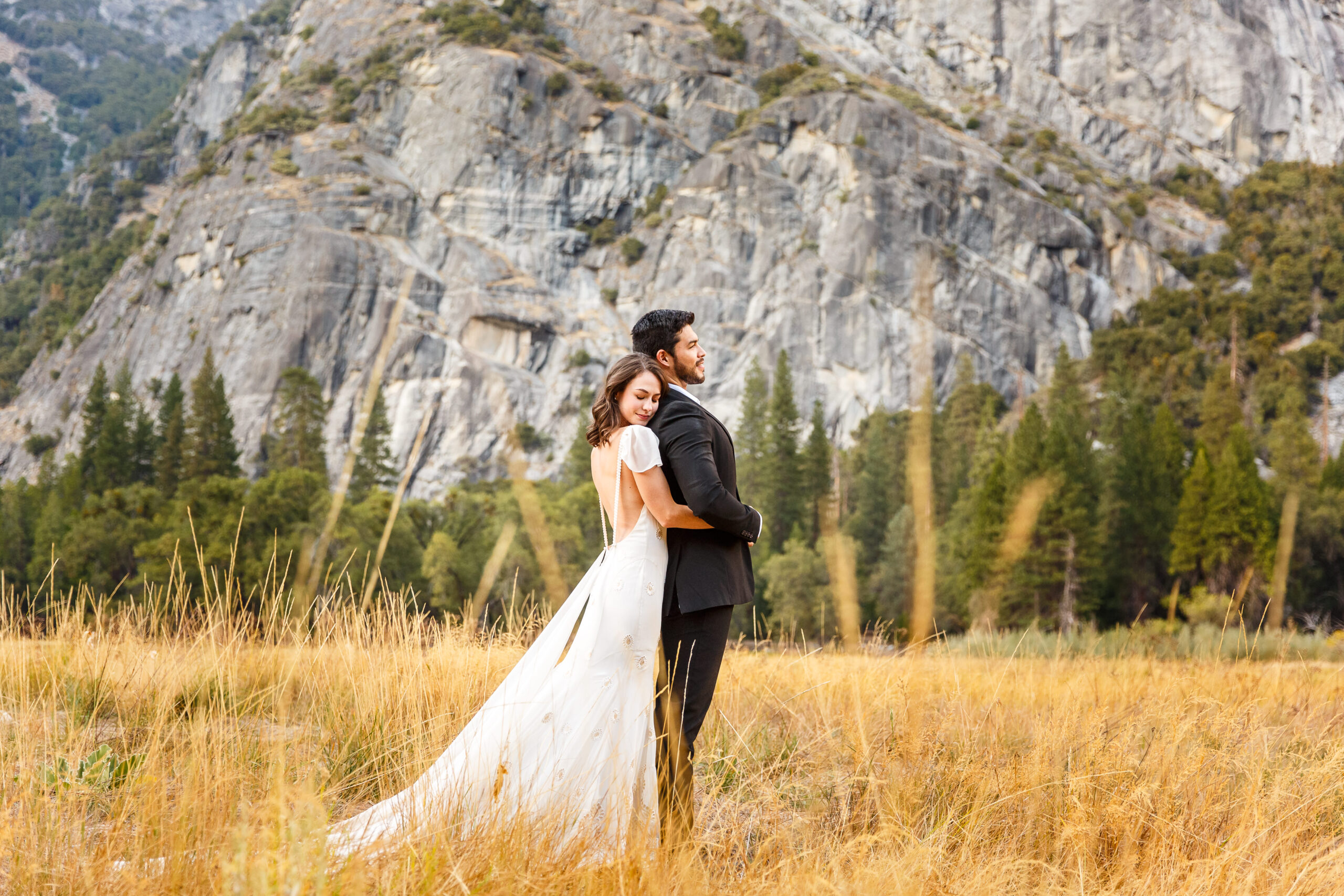 bride and groom portraits in the Yosemite valley 